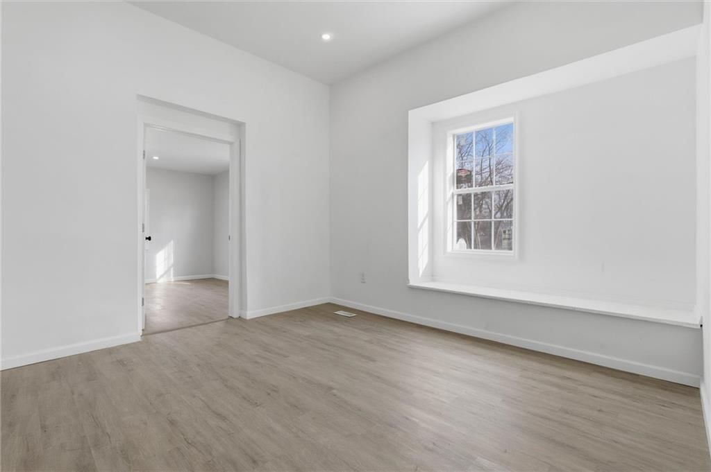 305 W 5th Street — photo 12