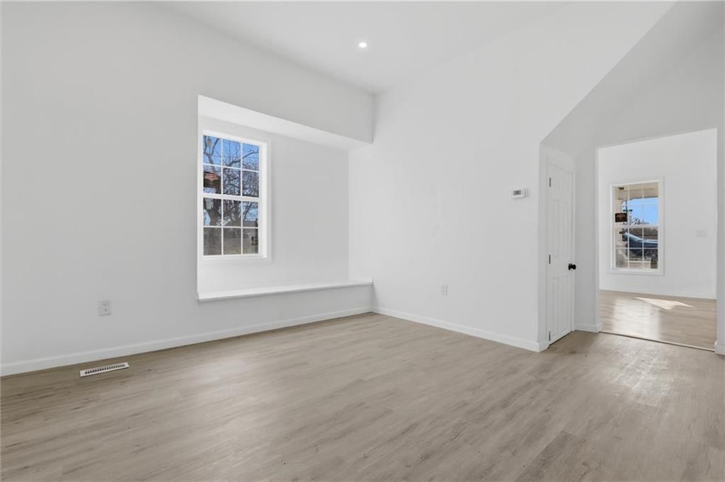 305 W 5th Street — photo 13