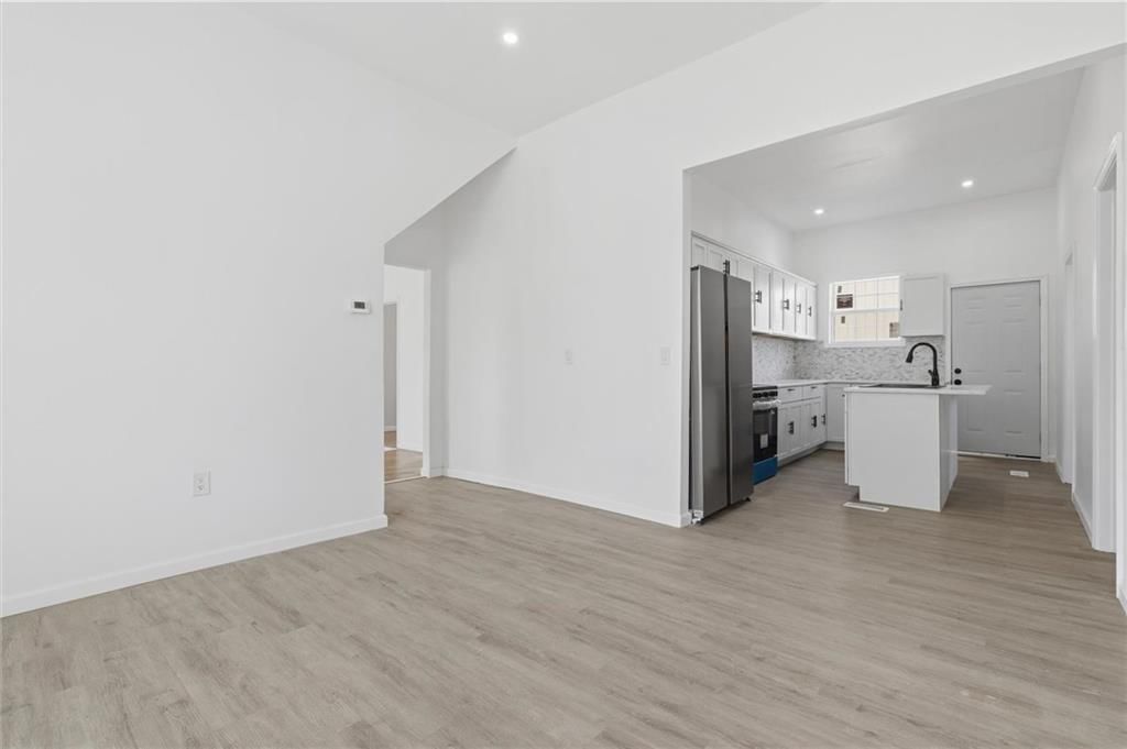 305 W 5th Street — photo 14