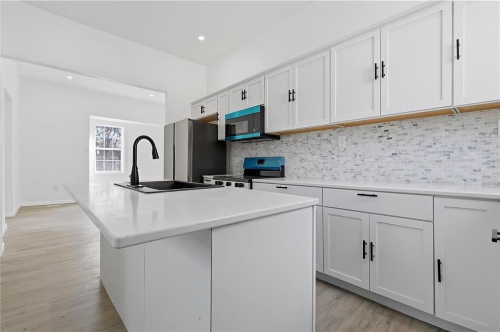 305 W 5th Street — photo 18