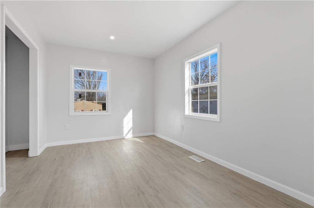 305 W 5th Street — photo 22