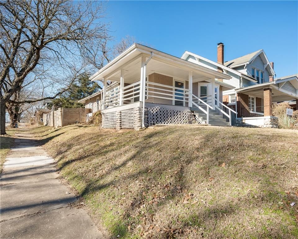 4948 COLLEGE Avenue — photo 4