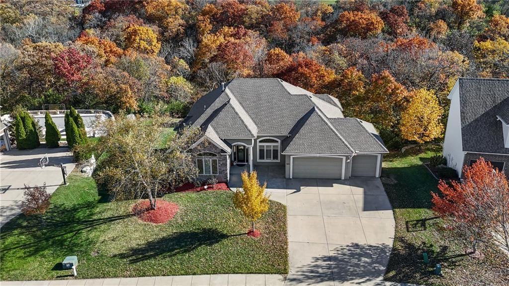 129 NW Morton Drive — photo 1