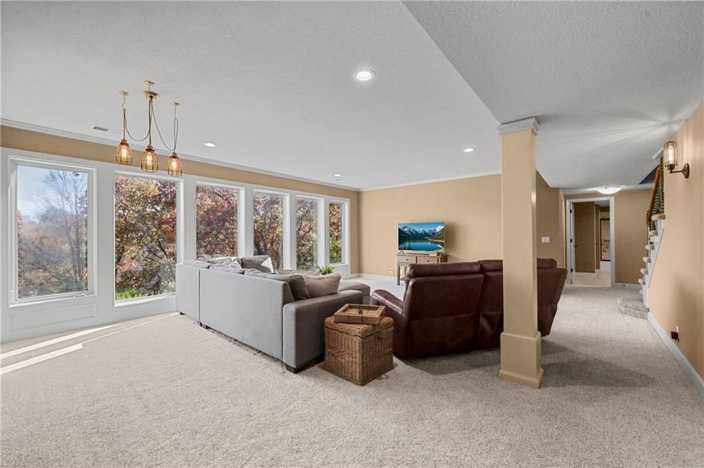 129 NW Morton Drive — photo 32