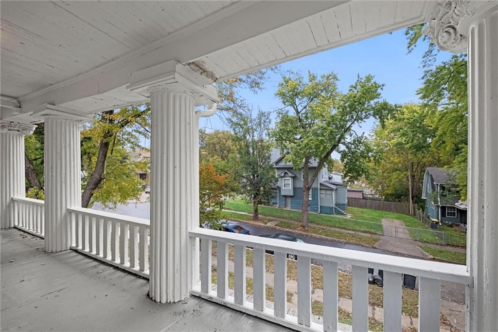 306 Spruce Avenue — photo 4