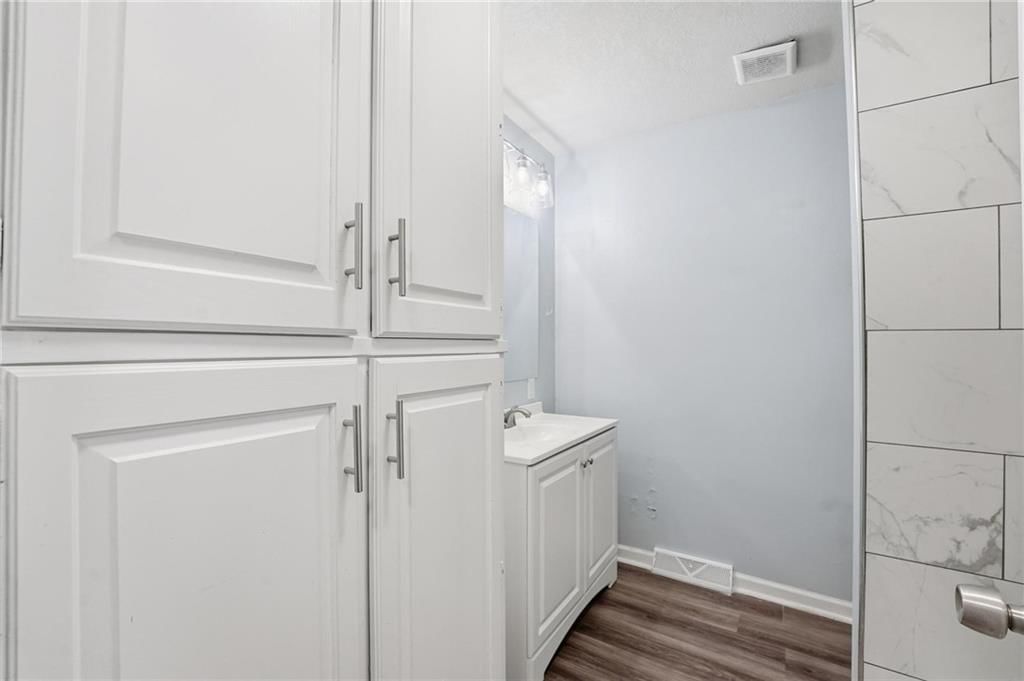 216 Bittersweet Lane — photo 11