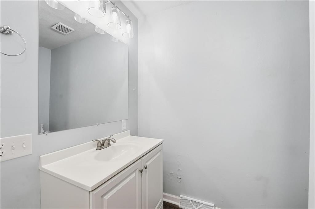216 Bittersweet Lane — photo 12