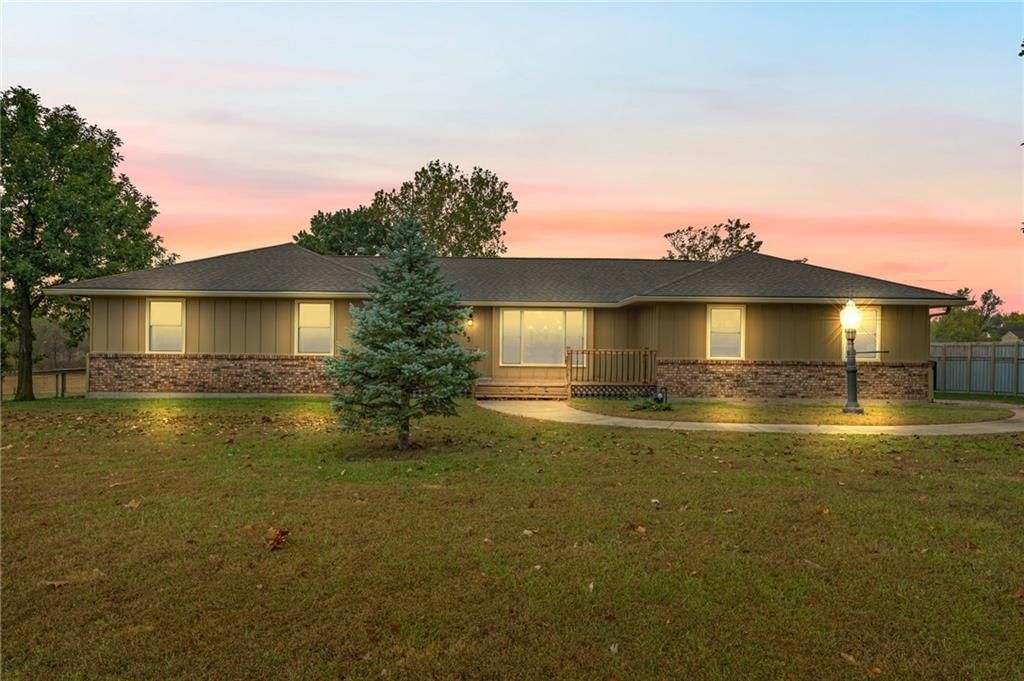 25693 Linwood Road, Lawrence, KS