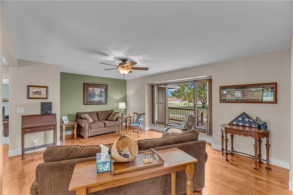 25693 Linwood Road — photo 9