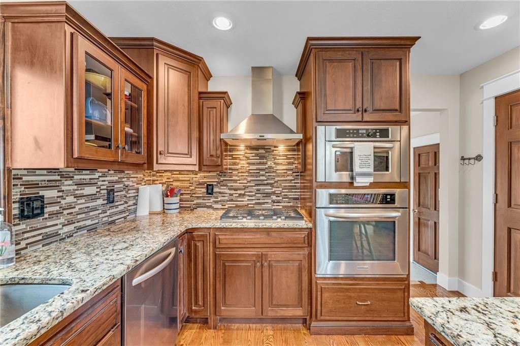 25693 Linwood Road — photo 16