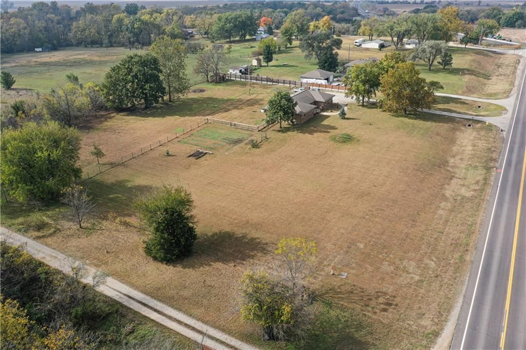 25693 Linwood Road — photo 49