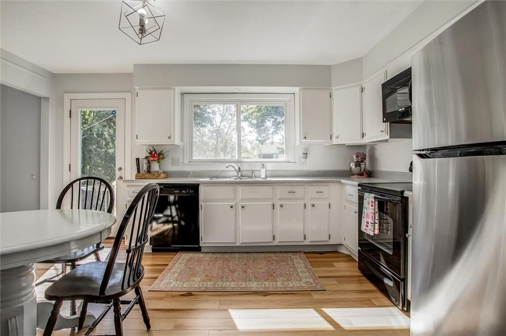 2205 Meadowlark Drive — photo 9