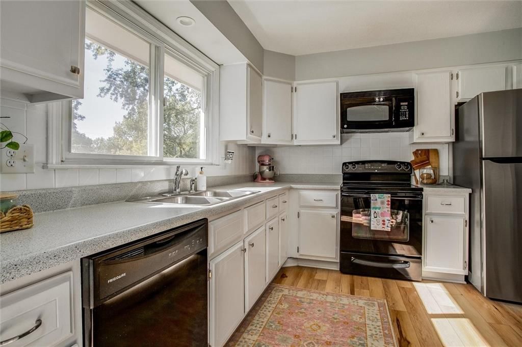 2205 Meadowlark Drive — photo 10