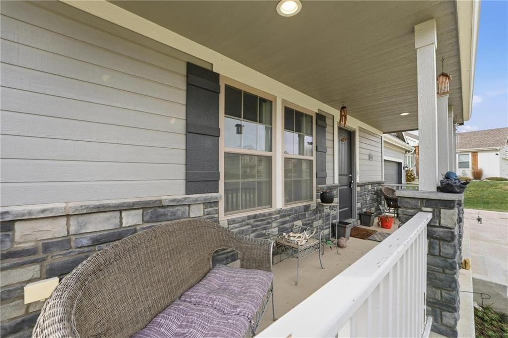 2207 Ashford Street — photo 2