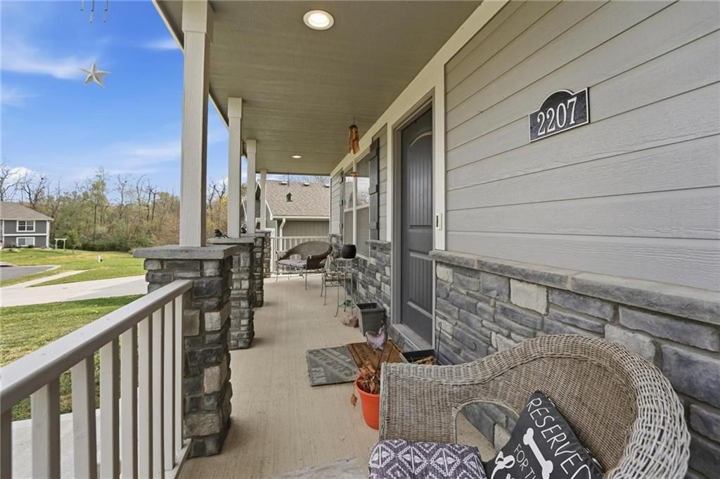 2207 Ashford Street — photo 3