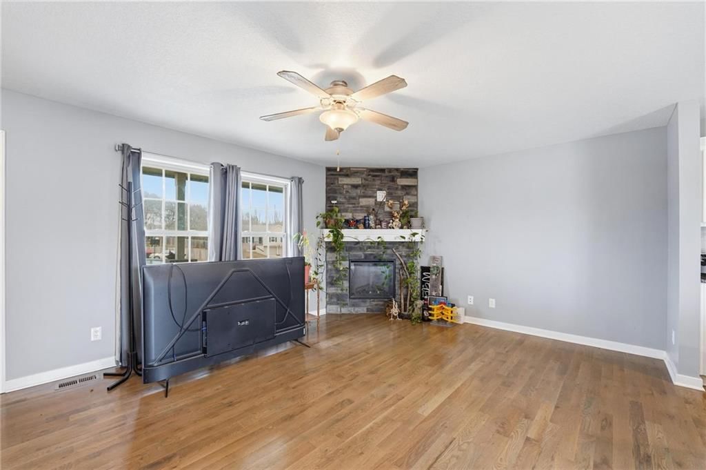 2207 Ashford Street — photo 6