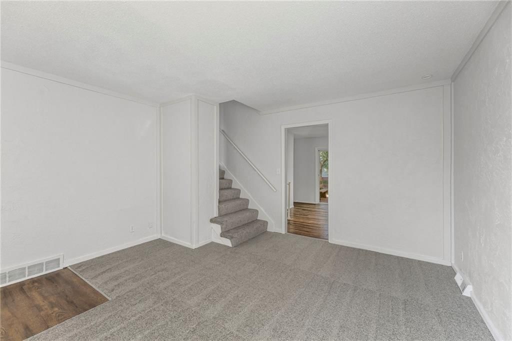 Photo 6 of 58 - 1431-33 E Penrose Lane