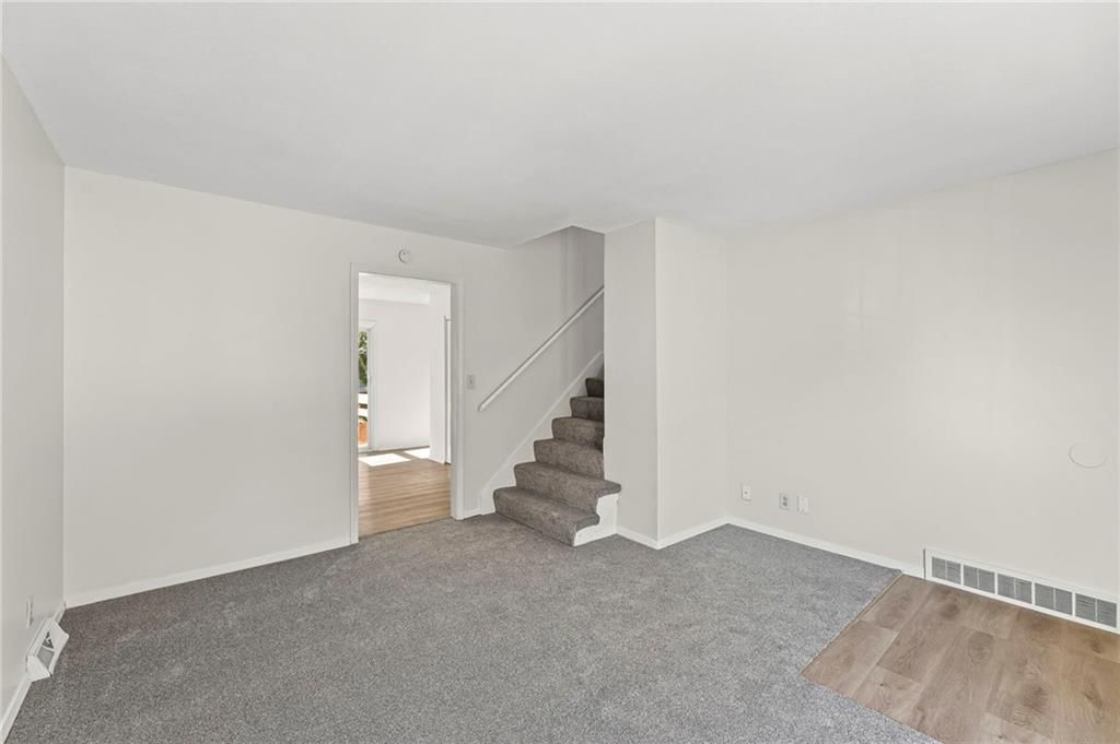 Photo 33 of 58 - 1431-33 E Penrose Lane
