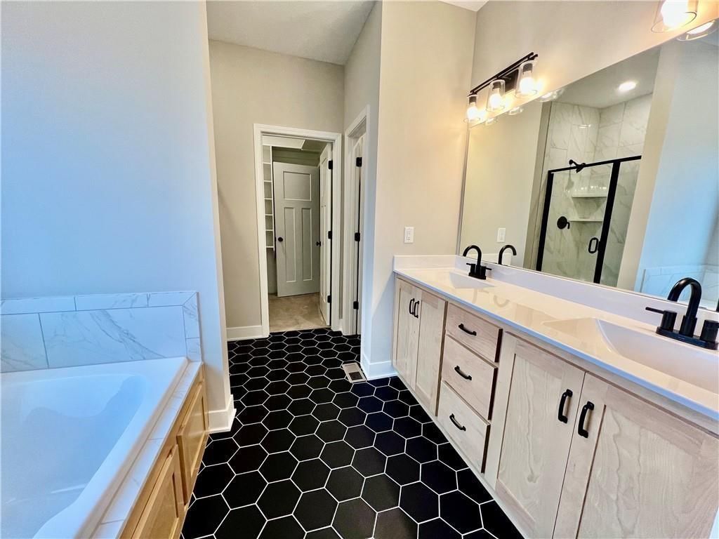 1913 Longview Drive — photo 14