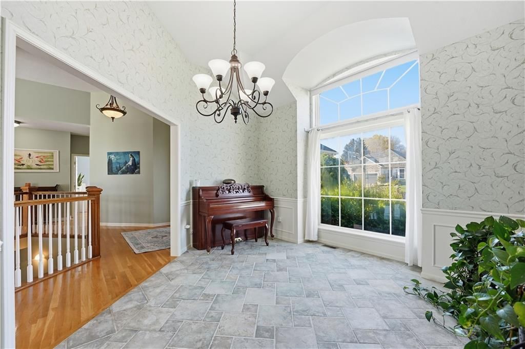 5015 Millbrook Street — photo 8