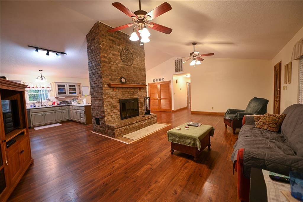 24900 Englewood N/A — photo 14