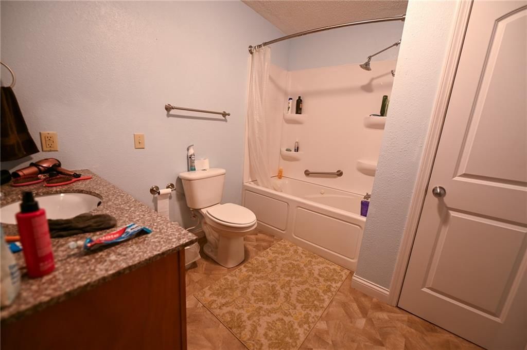 24900 Englewood N/A — photo 24