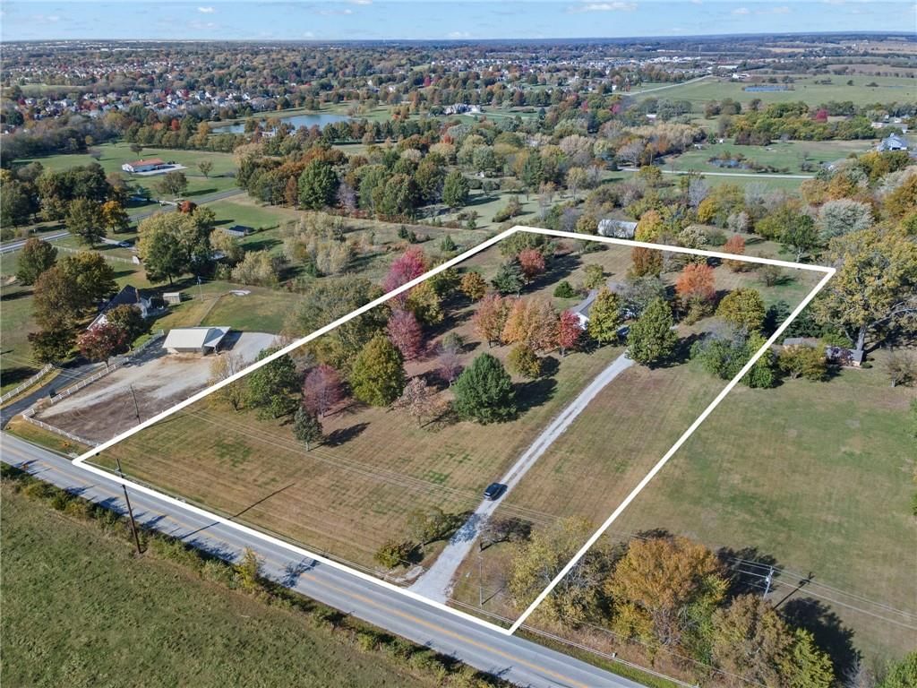 1002 E Hubach Hill Road — photo 44