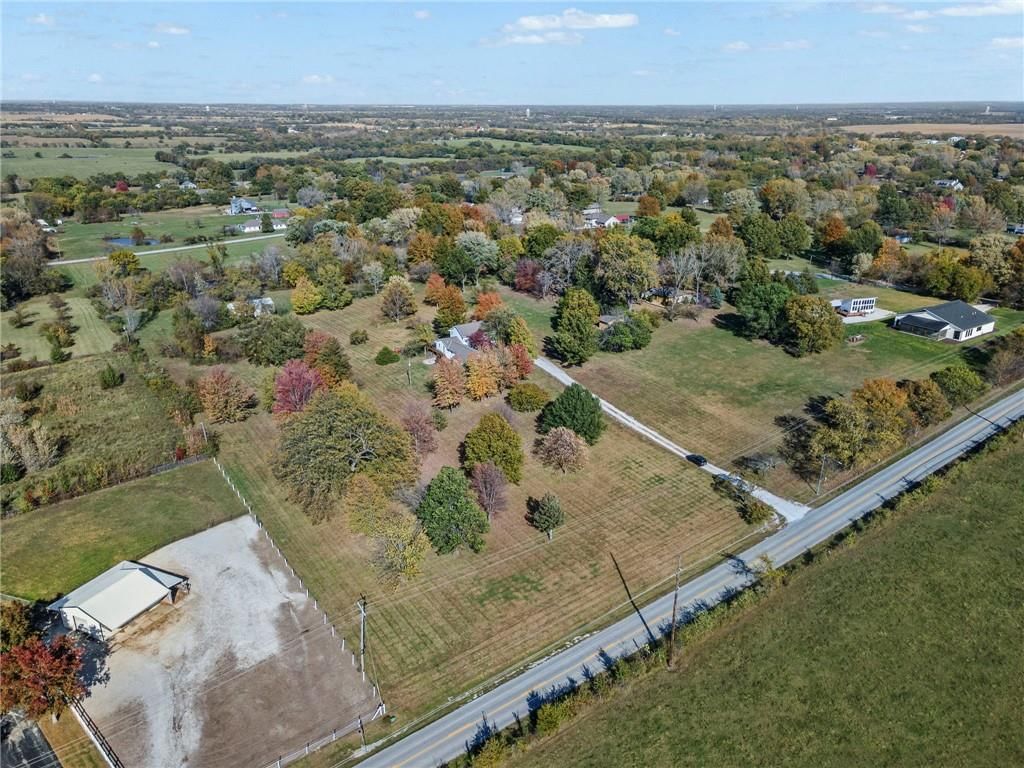 1002 E Hubach Hill Road — photo 47