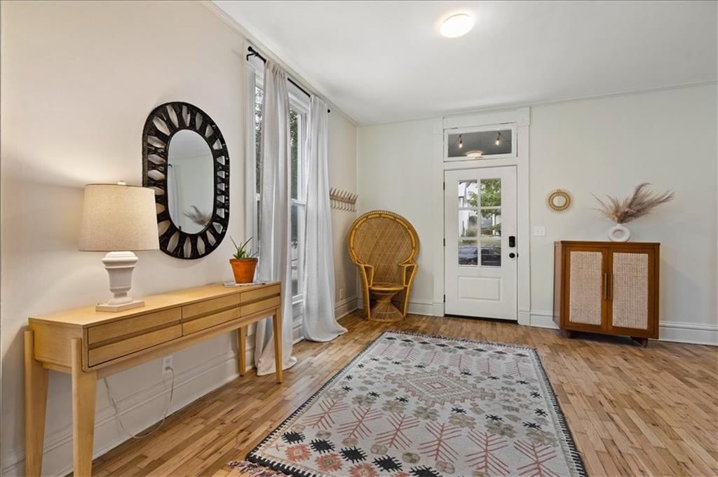 Photo 5 of 24 - 3137 Mcgee Street