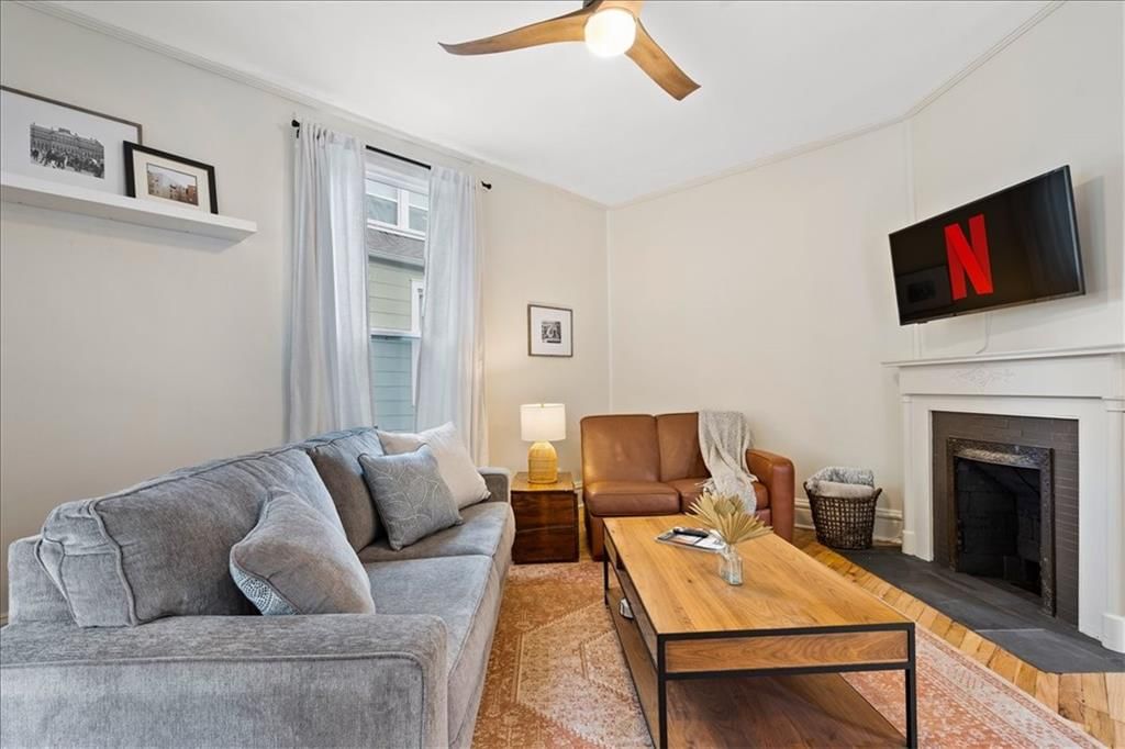 Photo 7 of 24 - 3137 Mcgee Street