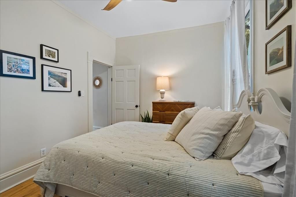 Photo 16 of 24 - 3137 Mcgee Street