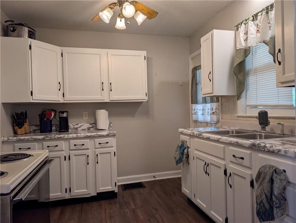 212 N Main Street — photo 9