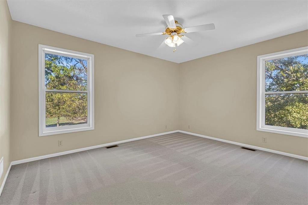 5650 SE W Highway — photo 18