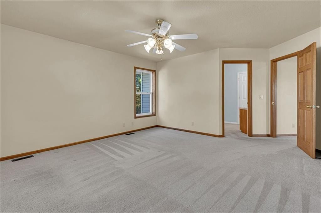 5650 SE W Highway — photo 42