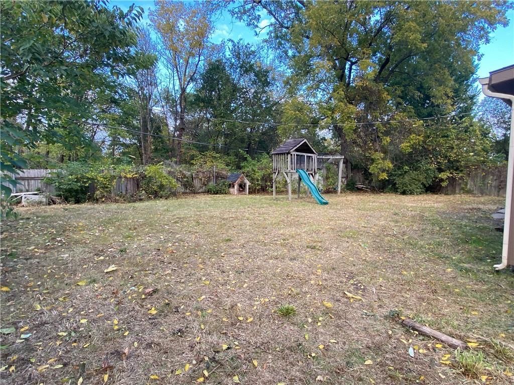 2224 woodend Avenue — photo 3