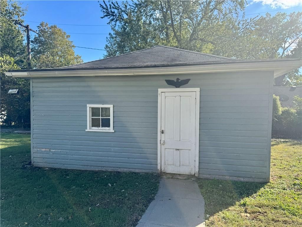 1011 Kickapoo Street — photo 3