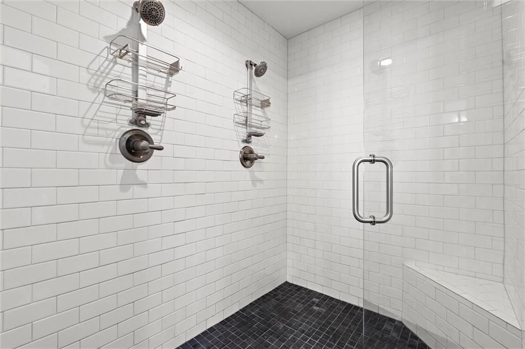 6820 Marion Street — photo 31
