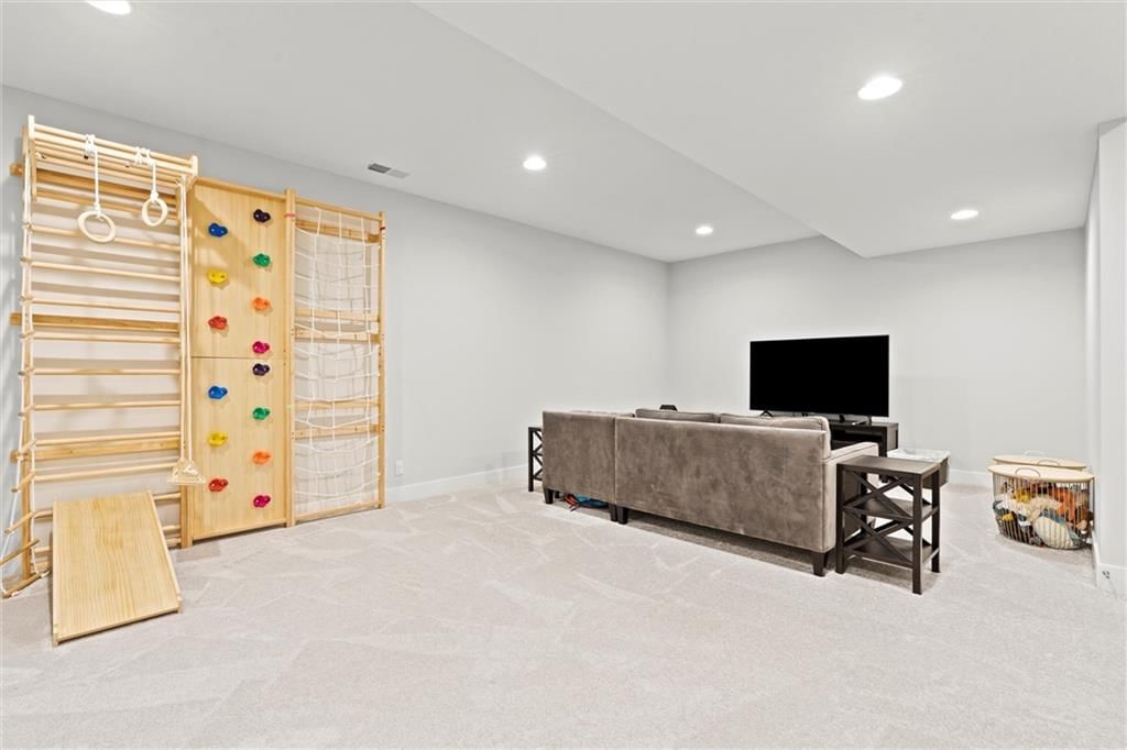 6820 Marion Street — photo 46