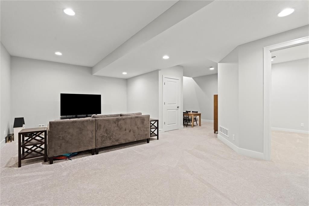 6820 Marion Street — photo 47