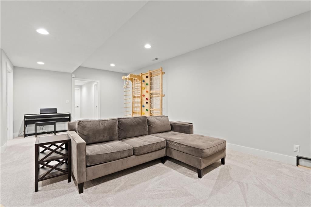 6820 Marion Street — photo 49