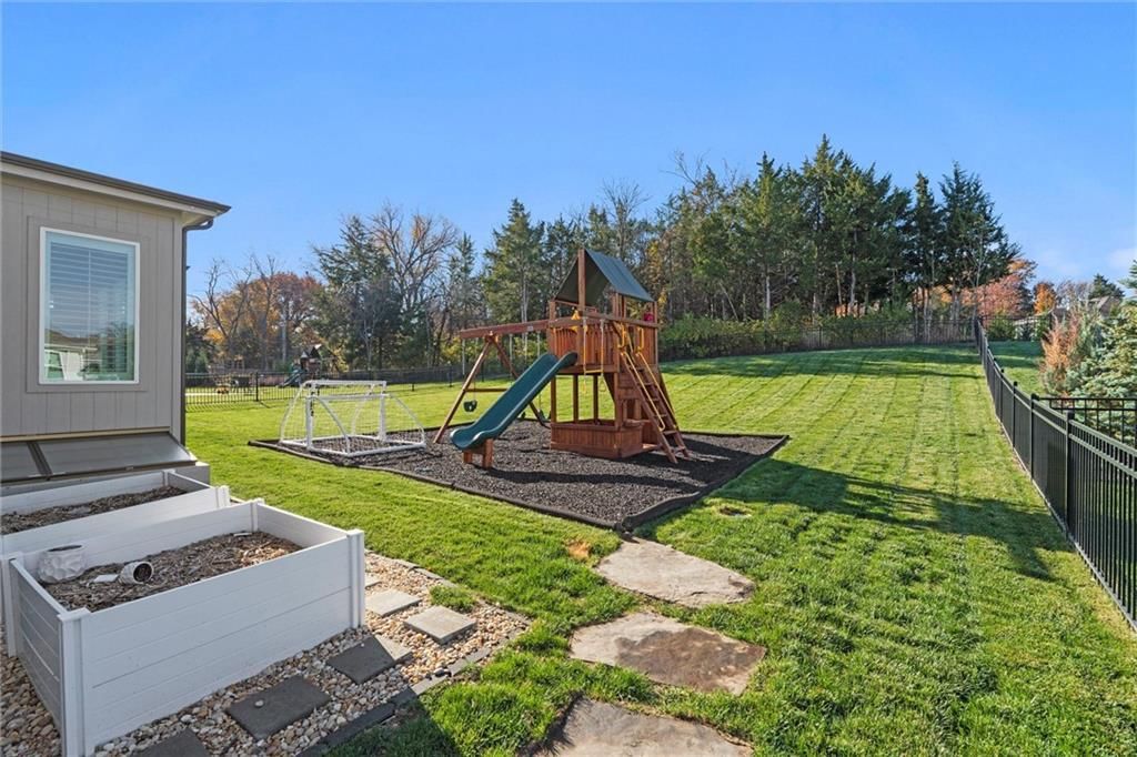 6820 Marion Street — photo 56