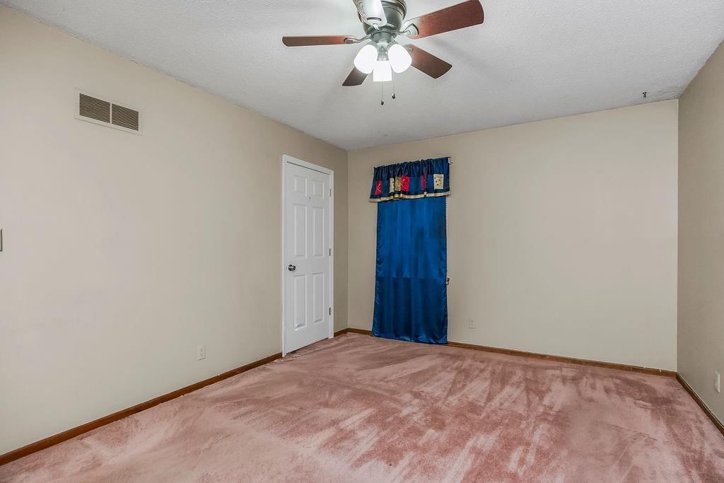 5928 Sewell Avenue — photo 15