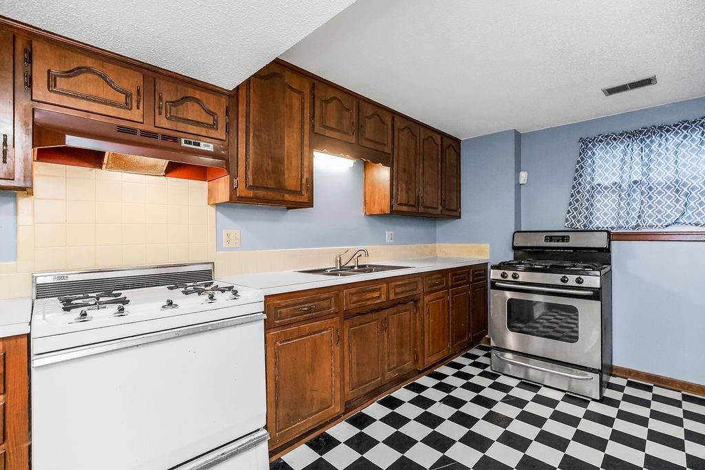 5928 Sewell Avenue — photo 26