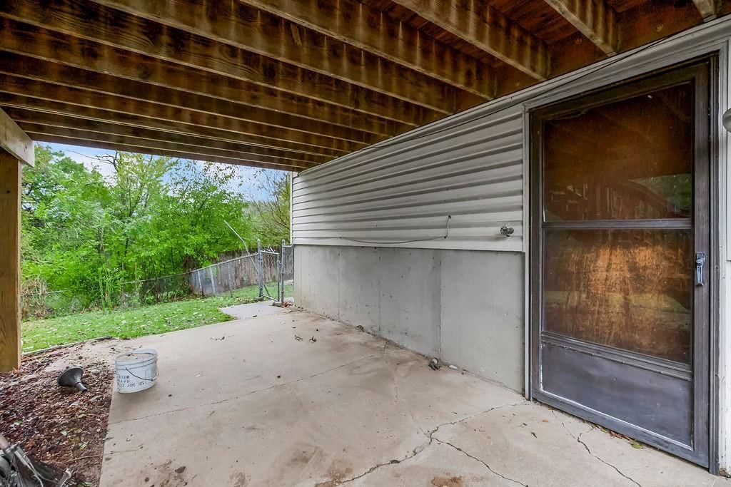 5928 Sewell Avenue — photo 31