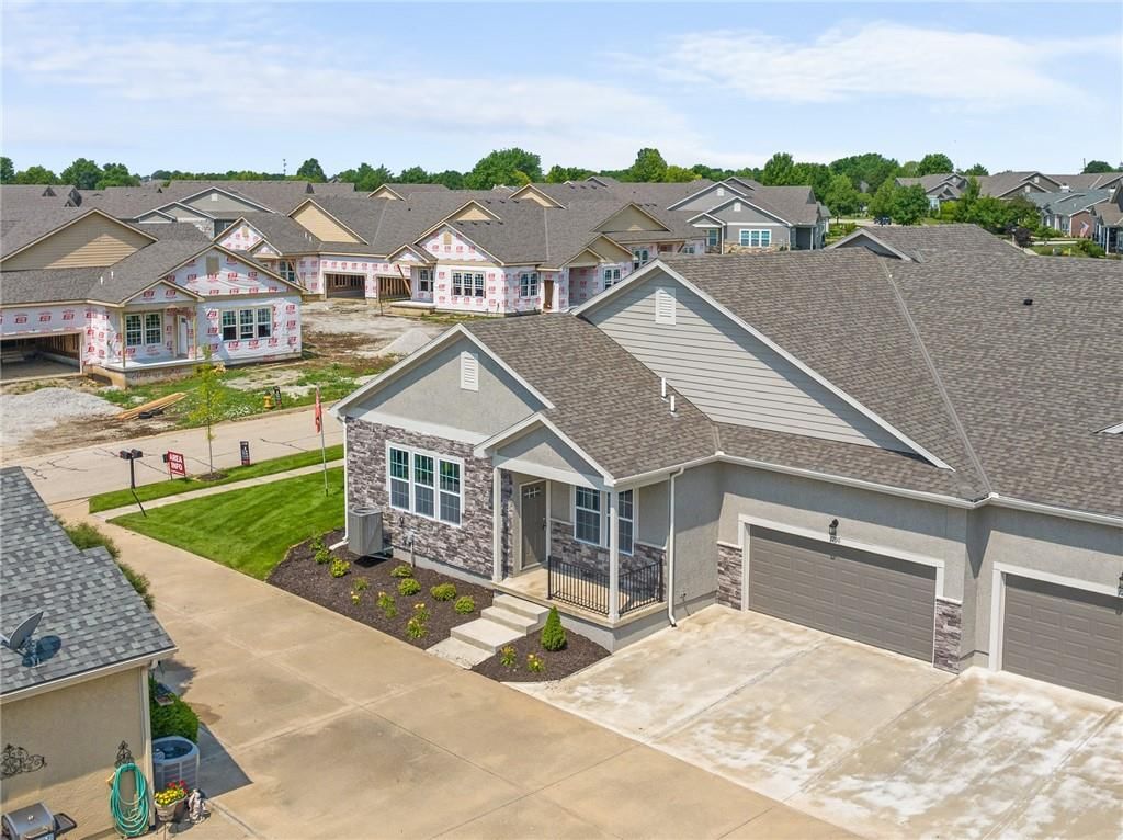 11921 S Tallgrass Drive, Olathe, KS