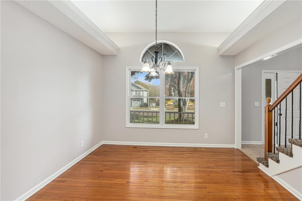 15856 Glenwood Avenue — photo 6