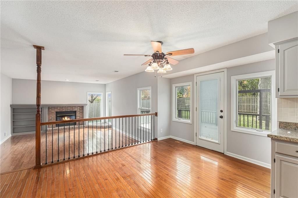 15856 Glenwood Avenue — photo 11