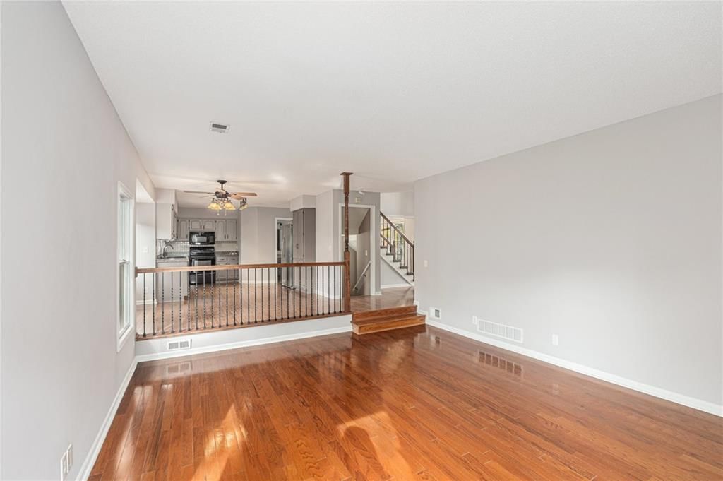 15856 Glenwood Avenue — photo 12