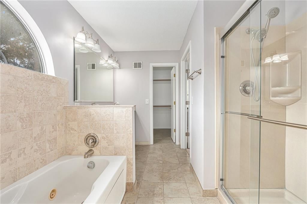 15856 Glenwood Avenue — photo 17