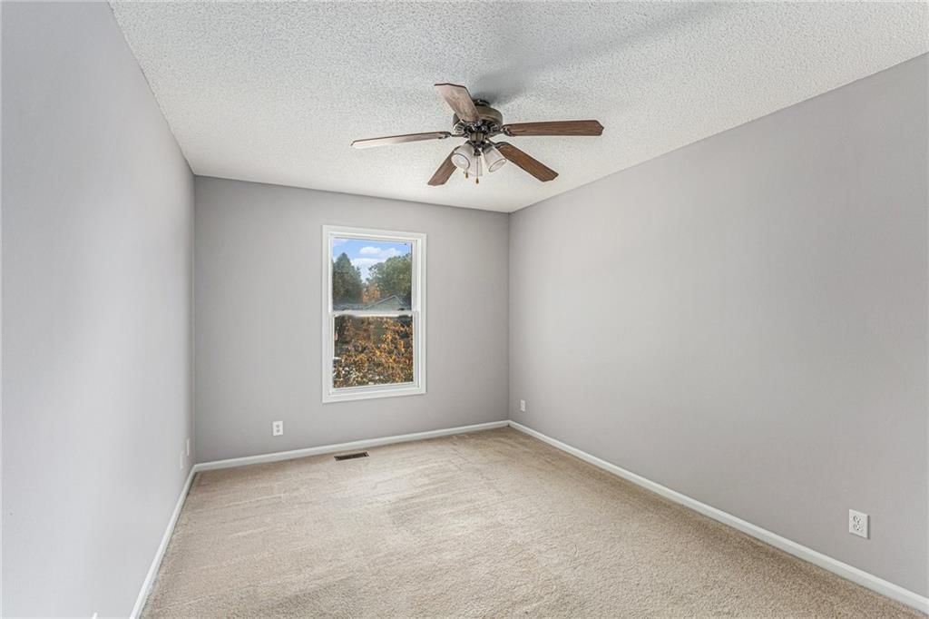 15856 Glenwood Avenue — photo 19